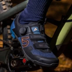 Five Ten Kestrel Boa Mountain Bike Women's Shoes - Legend Ink / Core Black / Coral Fusion -Five Ten five ten kestrel boa hq6031 legend ink core black coral fusion 01 1495245