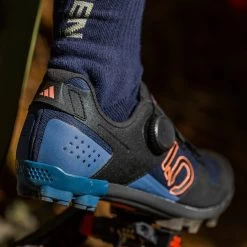 Five Ten Kestrel Boa Mountain Bike Women's Shoes - Legend Ink / Core Black / Coral Fusion -Five Ten five ten kestrel boa hq6031 legend ink core black coral fusion 03 1495247