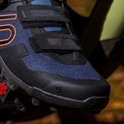 Five Ten Kestrel Boa Mountain Bike Women's Shoes - Legend Ink / Core Black / Coral Fusion -Five Ten five ten kestrel boa hq6031 legend ink core black coral fusion 06 1495250