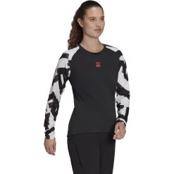 Five Ten TrailX Women's Longsleeve - Black -Five Ten gm4569 app on model walking white 945039